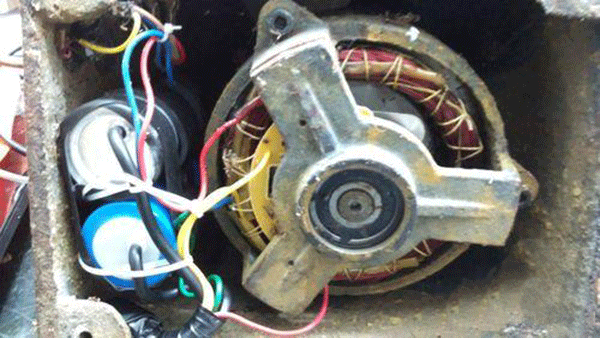 談?wù)勎鳜旊姍C(jī)的正常工作溫度。 談?wù)勎鳜旊姍C(jī)的正常工作溫度。