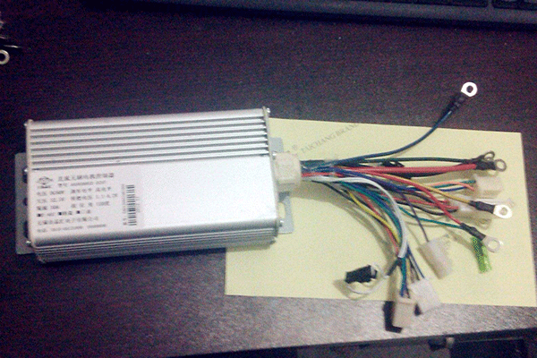 Z2直流電機(jī)控制器的安裝過程分享。 Z2直流電機(jī)控制器的安裝過程分享。